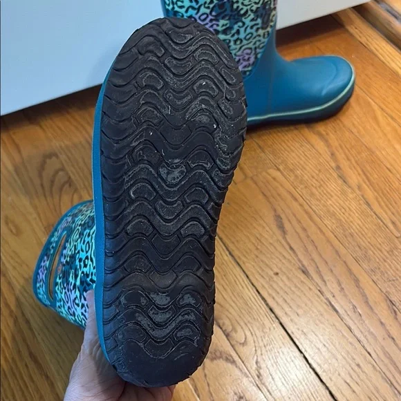 Bogs Blue Rain and Snow Boots with Starry Pattern - Picture 3 of 3